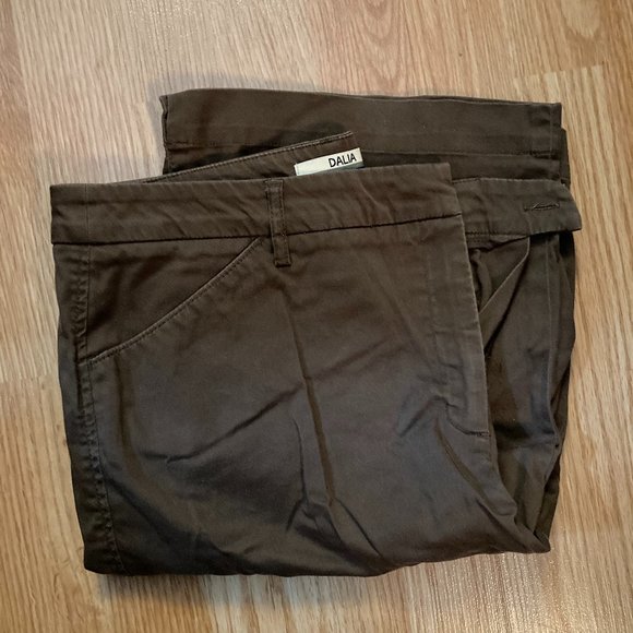 🦋 3/$25 Brown Cotton Shorts - Picture 4 of 8